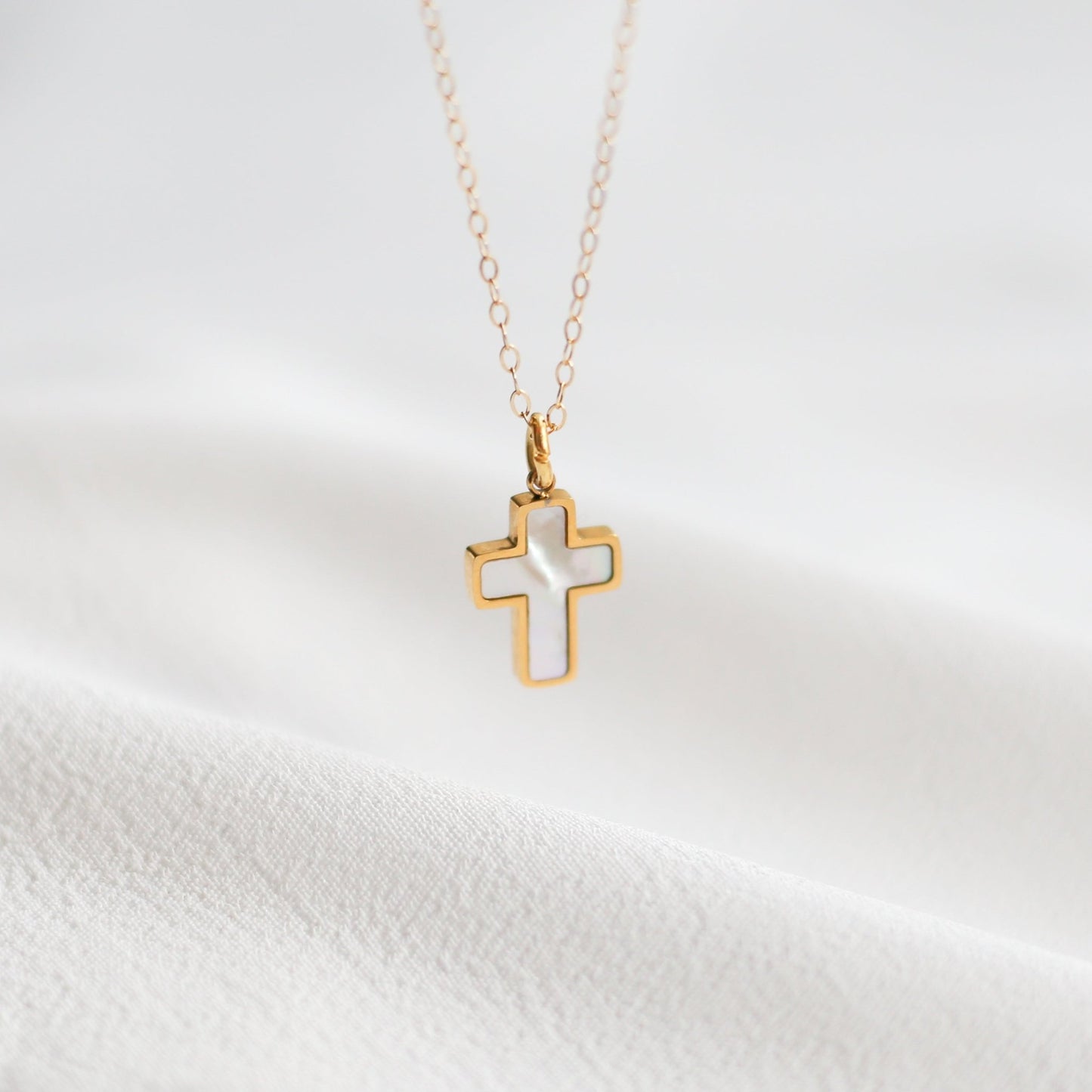 Mother of Pearl Cross Necklace - Faith Jewelry - Vinci Woman