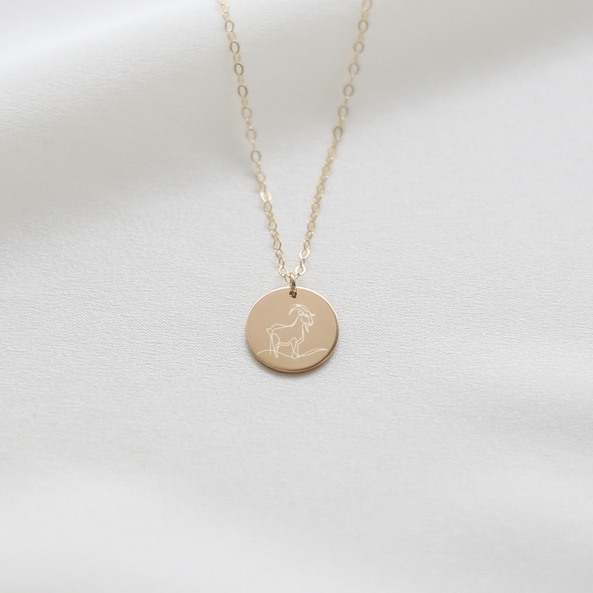 GOAT Necklace - Greatest of All Time - Vinci Woman