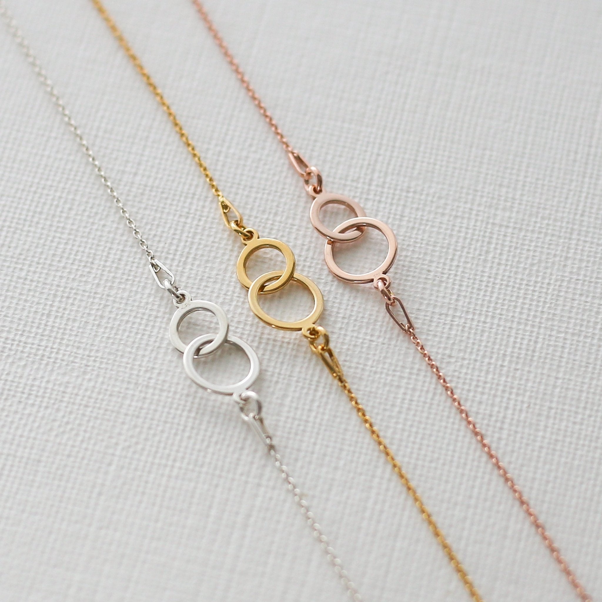 Two Circles Bracelet – Symbol of Unity & Connection - Vinci Woman