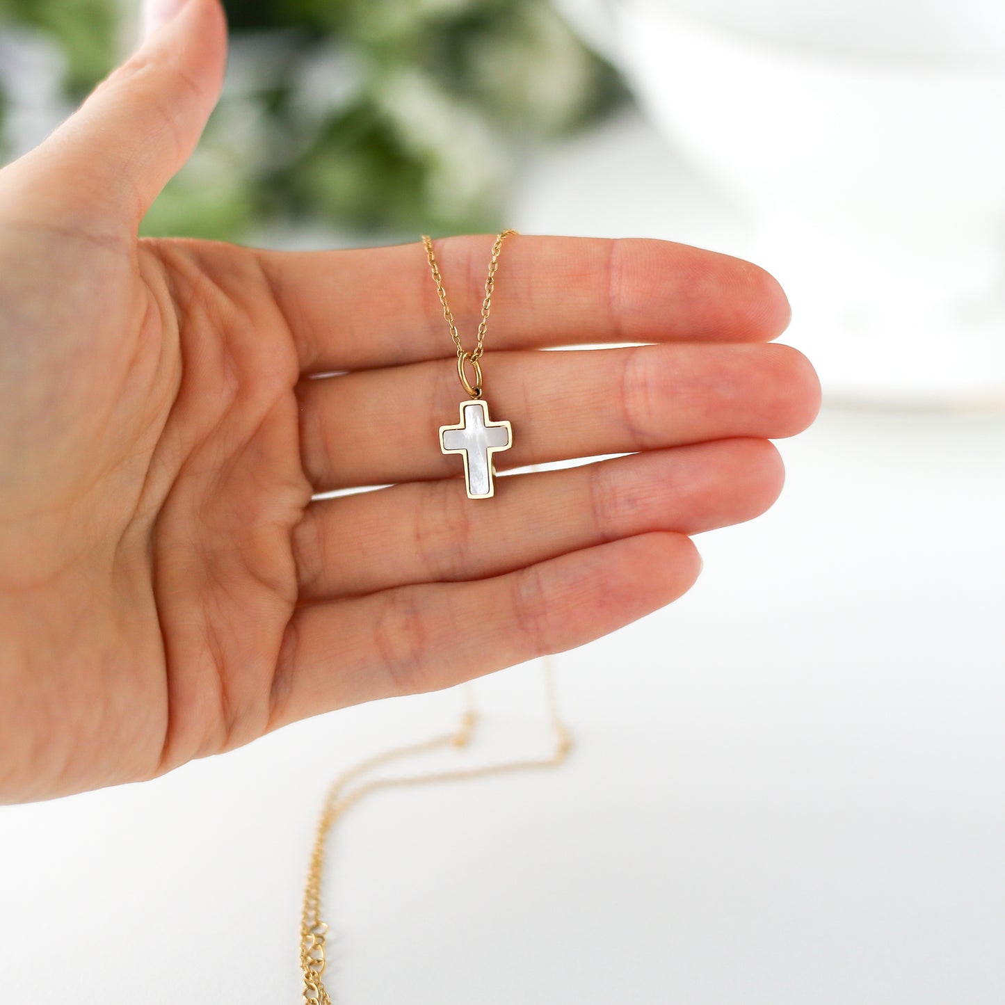 Mother of Pearl Cross Necklace - Faith Jewelry - Vinci Woman