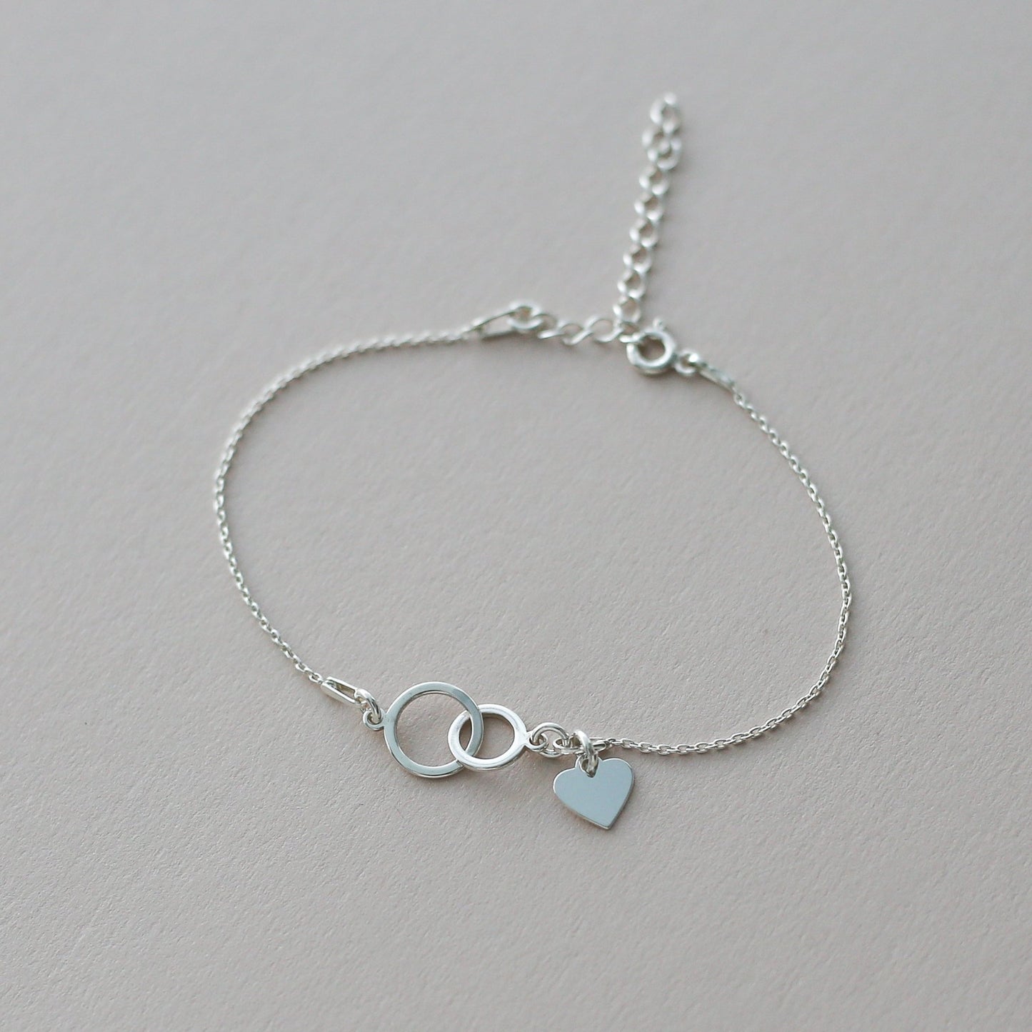 Soul Sister Gift - Interlocking Circle Bracelet - Vinci Woman