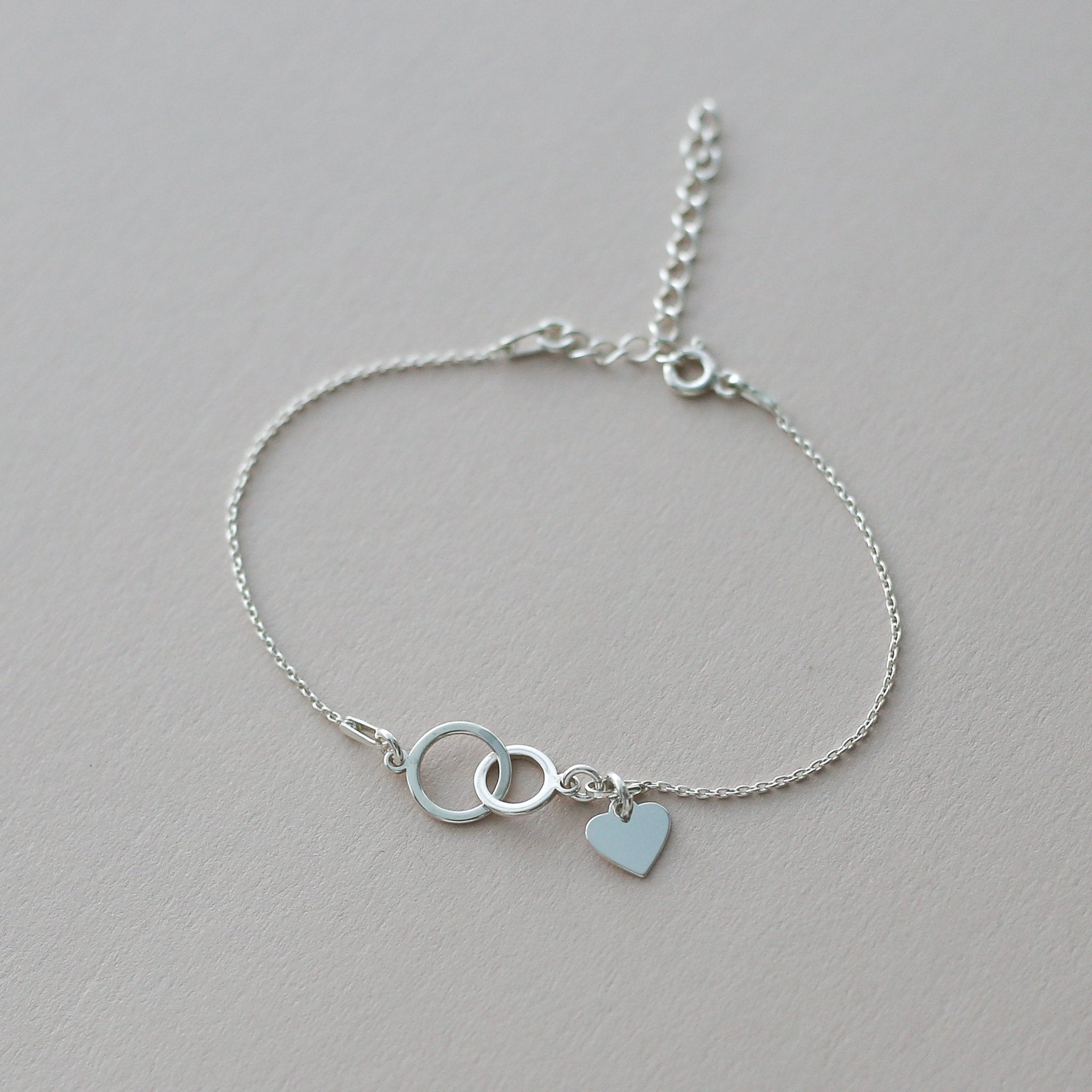 Soul Sister Gift - Interlocking Circle Bracelet - Vinci Woman