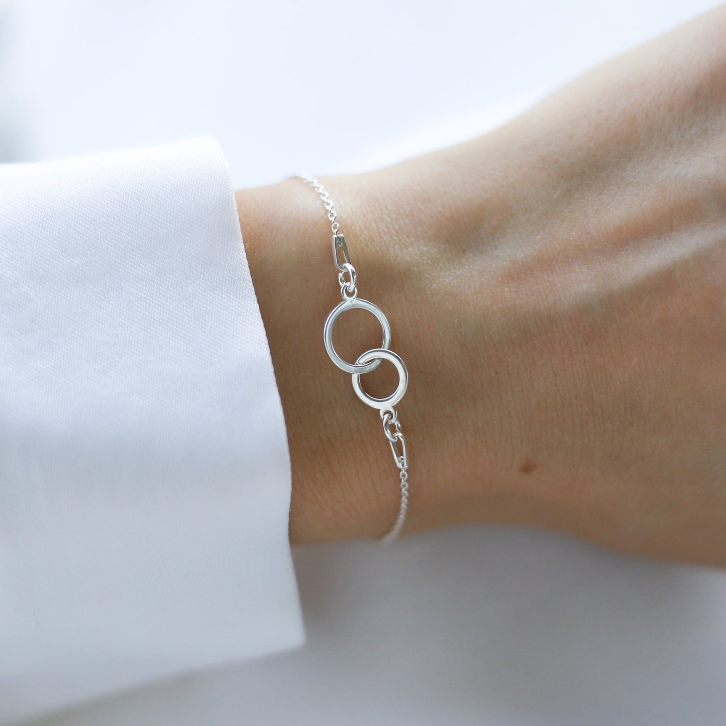 Grandmother & Granddaughter Bracelet – Interlocking Circles - Vinci Woman