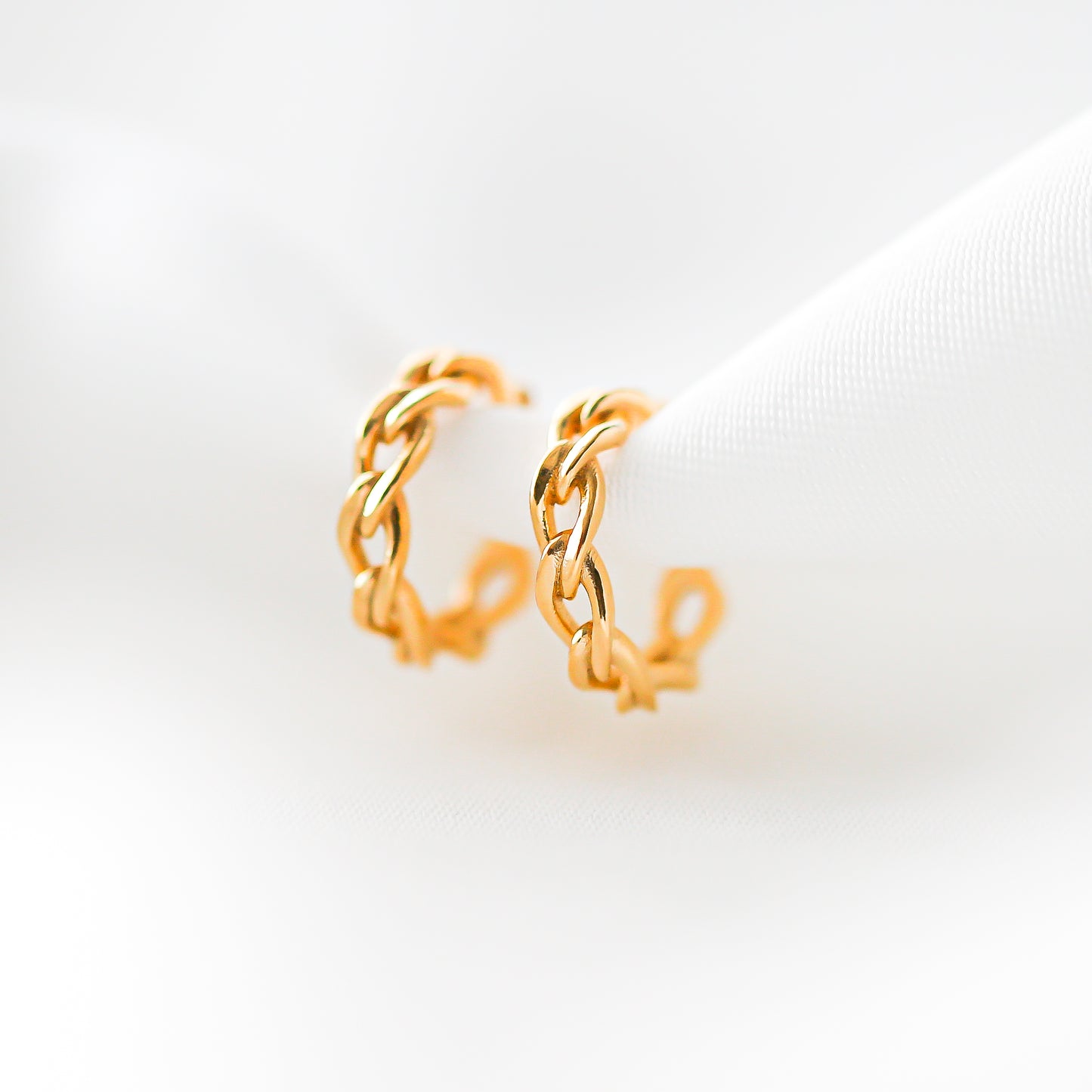 Chain Huggies Earrings - 24k Gold Vermeil - Vinci Woman