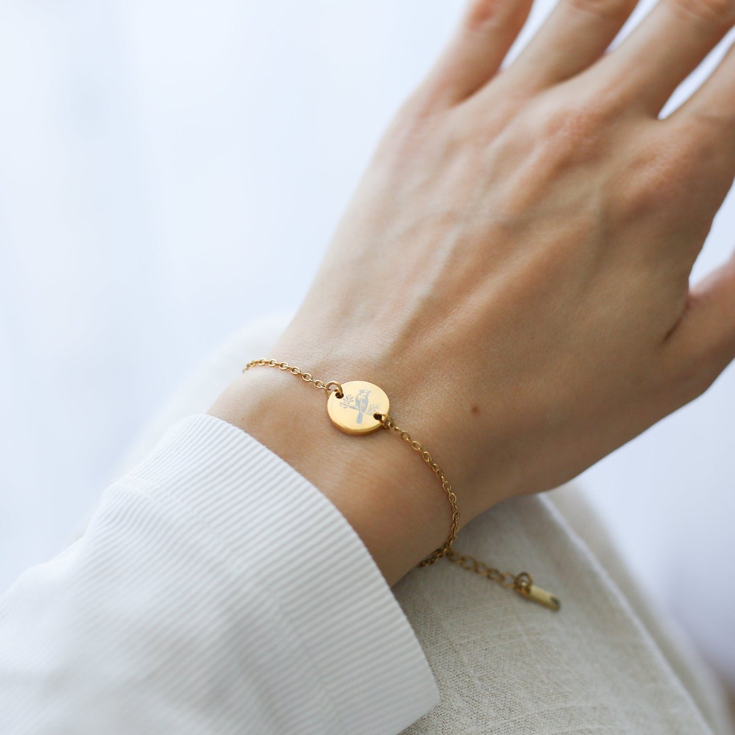 Cardinal Bracelet – Memorial Gift for Loss and Remembrance - Vinci Woman
