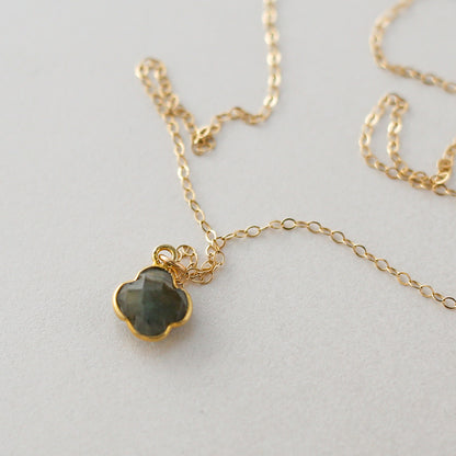 Dainty Labradorite Resilience Necklace - Vinci Woman