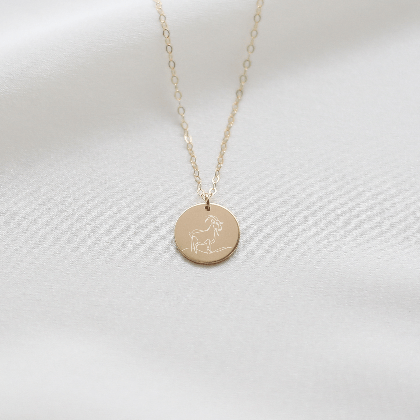 GOAT Necklace - Greatest of All Time - Vinci Woman