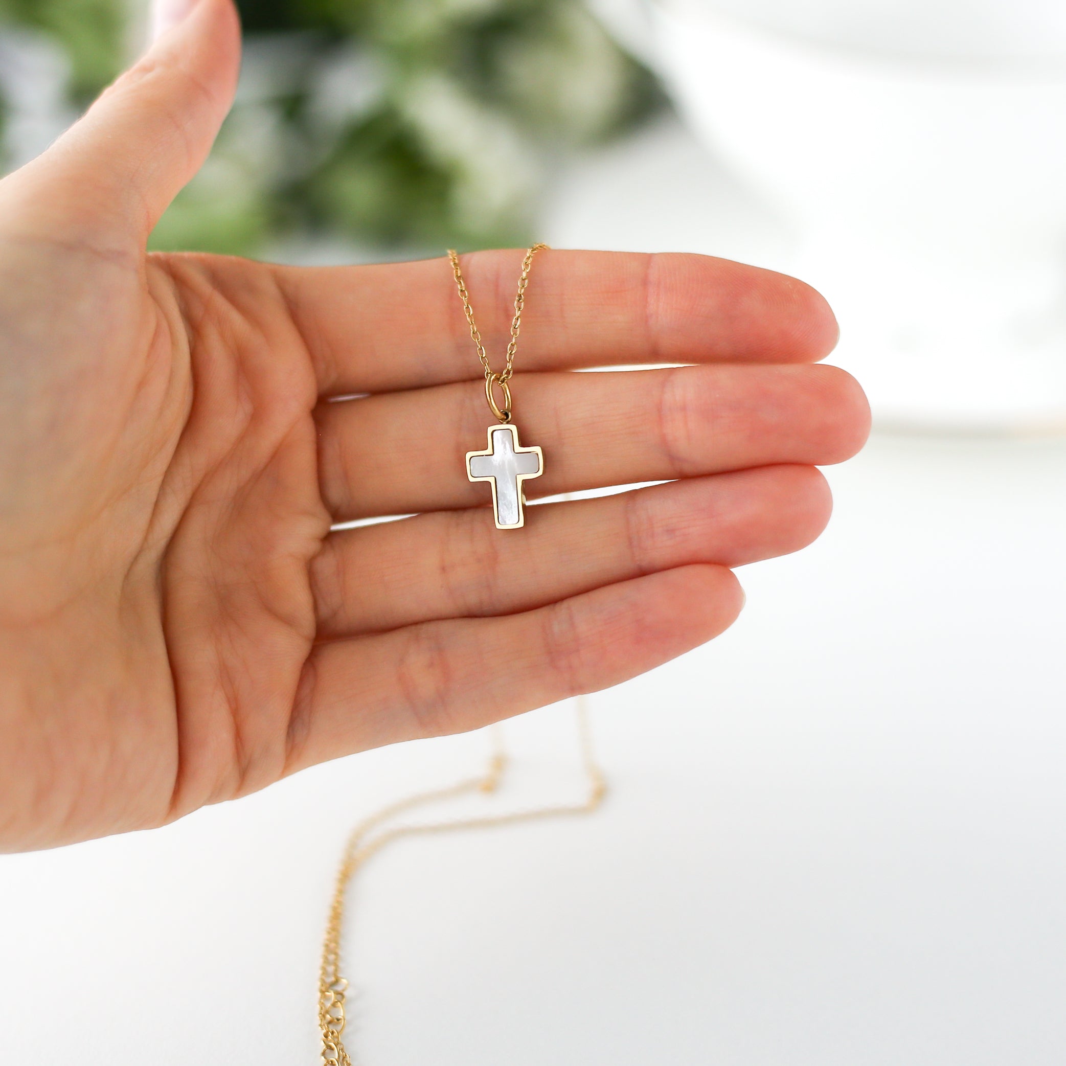 Mother of Pearl Cross Necklace - Faith Jewelry - Vinci Woman