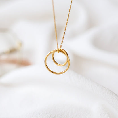 Resilience - Interlocking Circle Necklace - Vinci Woman