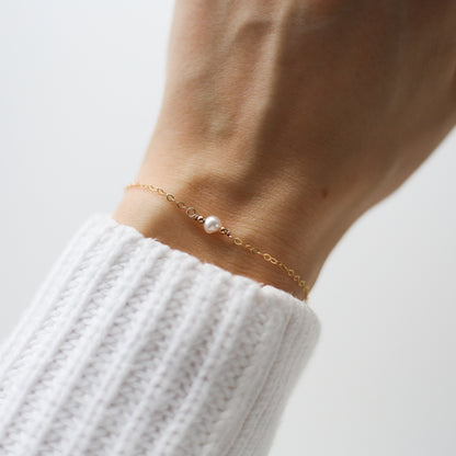 Dainty Freshwater Pearl Bracelet