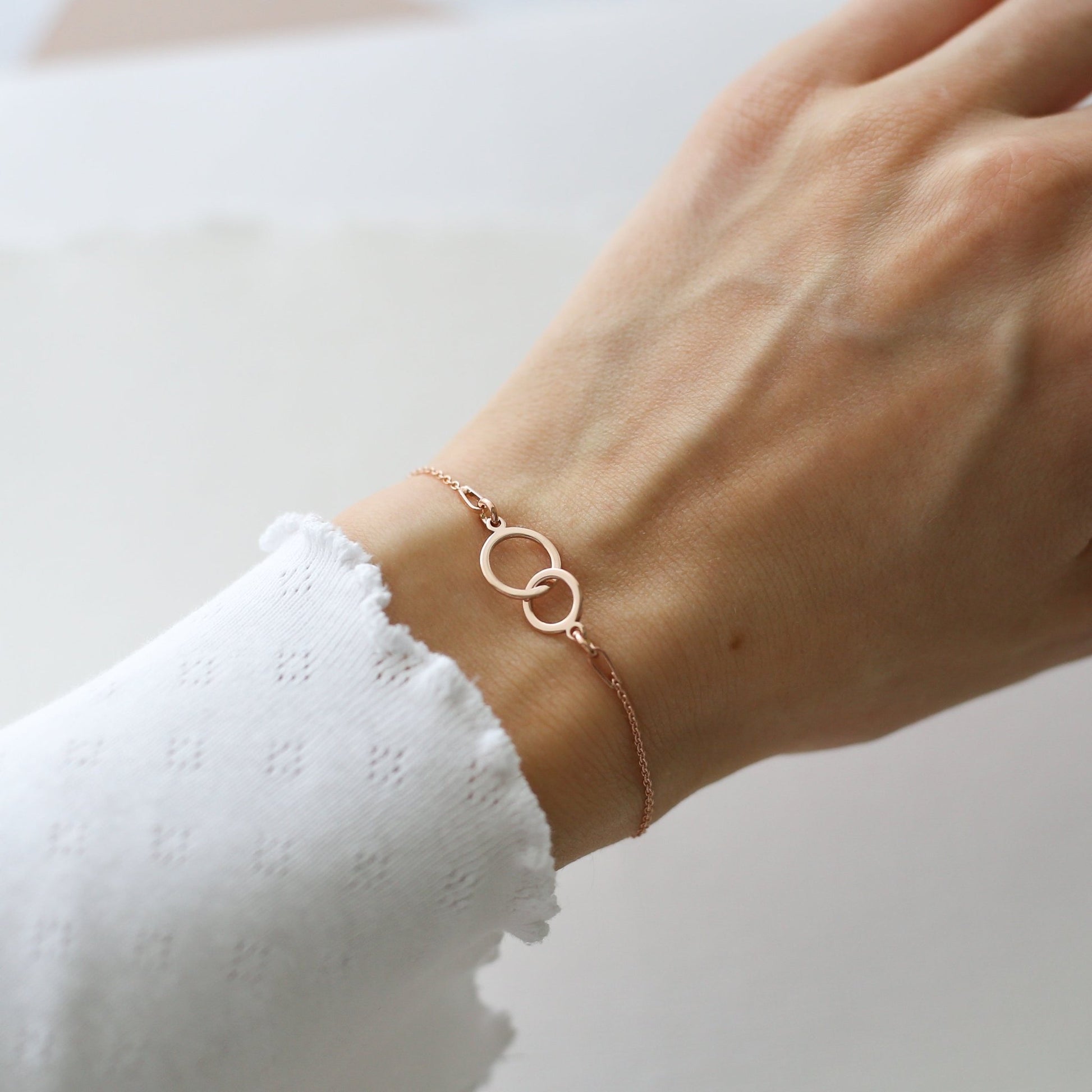 Grandmother & Granddaughter Bracelet – Interlocking Circles - Vinci Woman